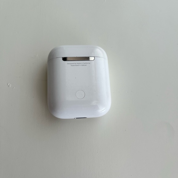 Apple AirPods - Picture 3 of 3